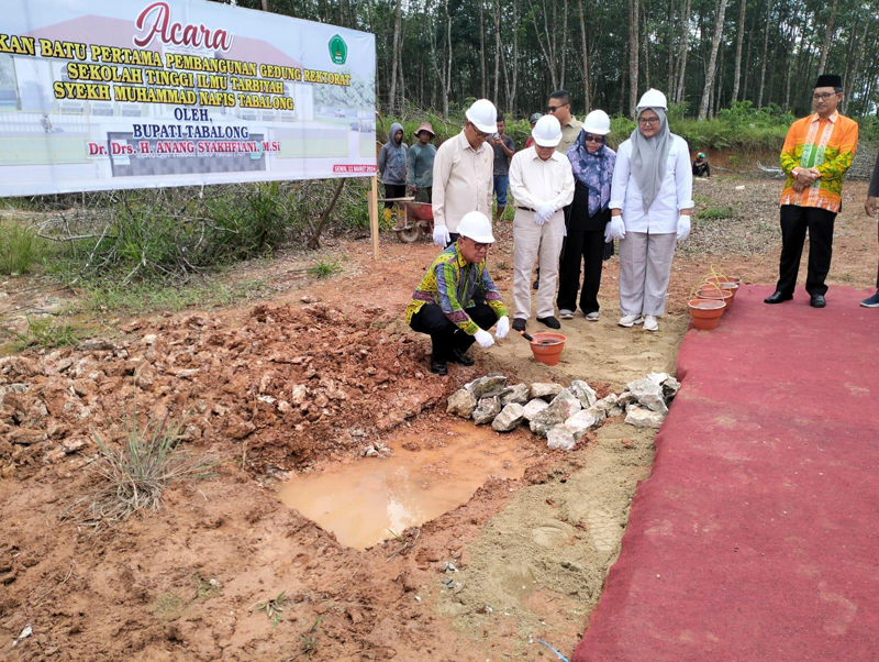 D:\2024\Maret 2024\13 Maret 2024\2\2\New Folder\Bupati Tabalong Letakan Groundbreaking.jpg