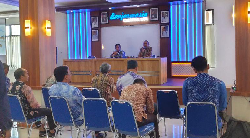 D:\2024\Maret 2024\15 Maret 2024\5\hal 5\Wakil Wali Kota Banjarmasin Arifin Noor memimpin rapat koordinasi.jpg