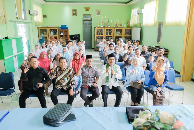 D:\2024\Maret 2024\17 Maret 2024\2\2\New Folder\DPRD Kalsel Study Komparasi ke SMKN 3 Jakarta.jpg