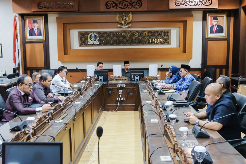 D:\2024\Maret 2024\20 Maret 2024\2\2\New Folder\Komisi III Belajar Tangani Masalah Kawasan Kumuh.jpg