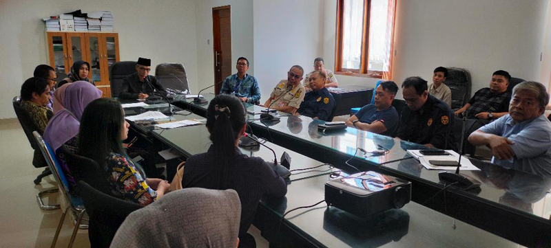 D:\2024\Maret 2024\22 Maret 2024\5\hal 5\Pertemuan pengelola rumah biliar di Banjarmasin dengan Komisi II DPRD.jpg