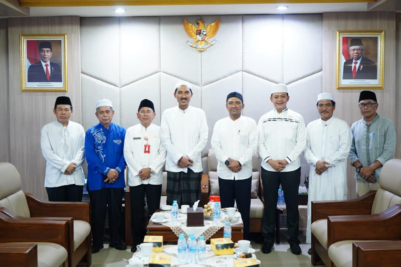 D:\2024\Maret 2024\26 Maret 2024\5\hal 5\thumbnailBupati Banjar H Saidi Mansyur didampingi sejumlah pejabat tinggi Pemkab Banjar.jpg