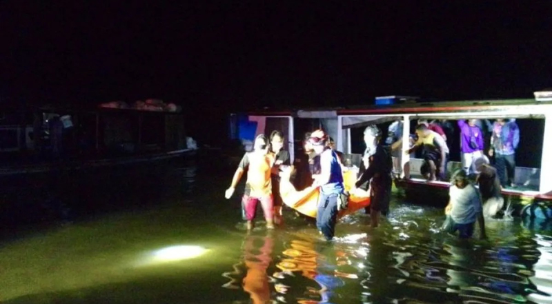 D:\2024\April 2024\16 April 2024\2\2\New Folder\Empat Pemancing Disambar Petir.jpg