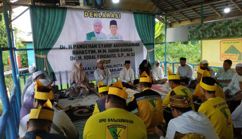 D:\2024\April 2024\17 April 2024\5\hal 5\Habib Banua dan Haji Iqbal saat mendeklarasikan diri maju di Pilwali Banjarmasin.jpg