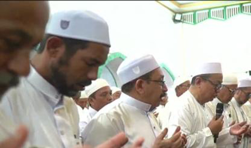 D:\2024\April 2024\17 April 2024\5\hal 5\Wakil Bupati Banjar Habib Idrus Al Habsyie (tengah) saat.jpg