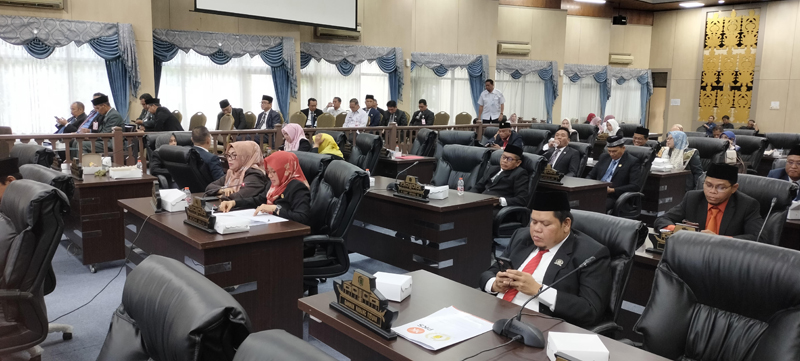 D:\2024\April 2024\25 April 2024\5\hal 5\SUASANA rapat paripurna.jpg