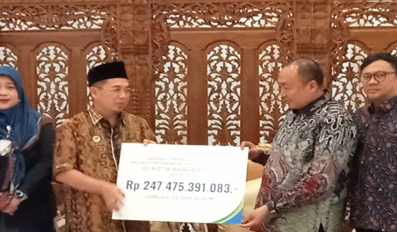 D:\2024\April 2024\4 April 2024\5\hal 5\hal 5\Wali Kota Banjarmasin H Ibnu Sina dan Ketua Dewan Pengawasan BPJAMSOSTEK Muhammad Zuhri.jpg