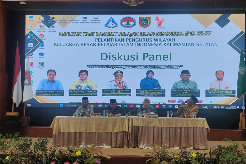 D:\2024\Mai 2024\13 Mei 2024\5\hal 5\DISKUSI Panel dengan tema kolaborasi.jpg