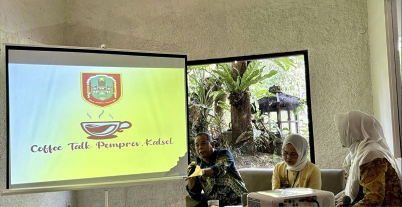 D:\2024\Mai 2024\18 Mei 2024\5\hal 5\hal 5\Kepala Badan Kepegawaian Daerah (BKD) Kalsel Dinansyah (kiri).jpg