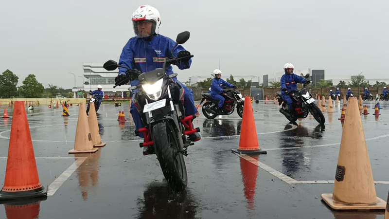 D:\2024\Mai 2024\29 Mei 2024\7\7\BERITA-FOTO HAL EKONOMI (29 - Mei )\hal 7 - 2 klm (KIRI).jpg