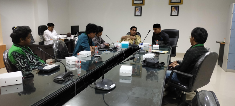 D:\2024\Mai 2024\3 Mei 2024\5\hal 5\Ketua DPRD Kota Banjarmasin beraudensi dengan HMI Banjarmasin.jpg