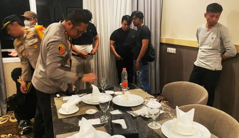 D:\2024\Juni 2024\10 Juni 2024\2\2\New Folder\Enam Oknum Polisi dan Satu Bhayangkari Diamankan.jpg