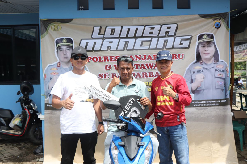 D:\2024\Juni 2024\10 Juni 2024\5\hal 5\Kepala Bagian SDM Polres Banjarbaru Kompol Tukiman (kanan) dan Kasat Reskrim Iptu Zuhri Muhammad.jpg