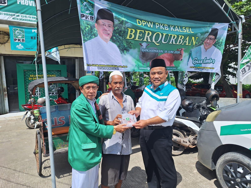 D:\2024\Juni 2024\19 Juni 2024\2\2\New Folder\PKB Kalsel Berbagi dengan Tukang Becak.jpg