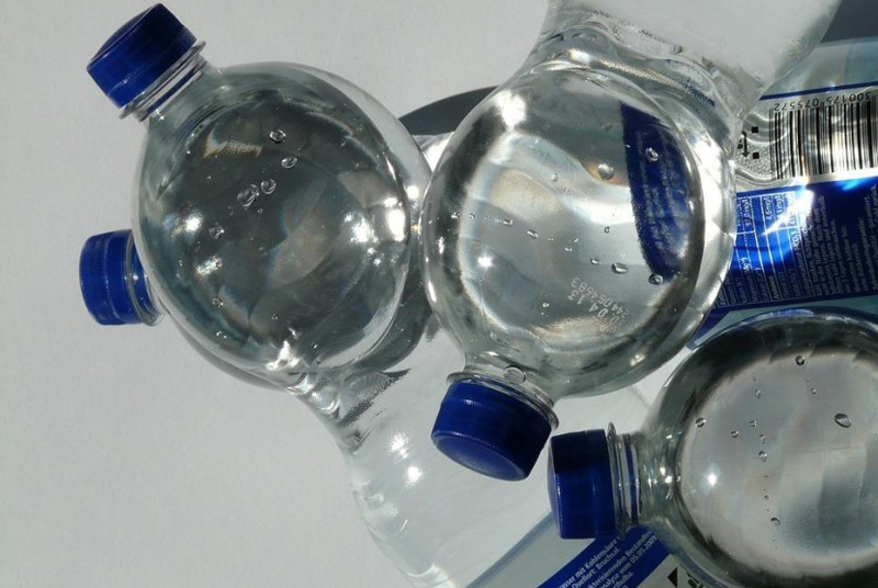 D:\2024\Juni 2024\24 Juni 2024\11\Halaman 1-11 Senin\botol.jpg