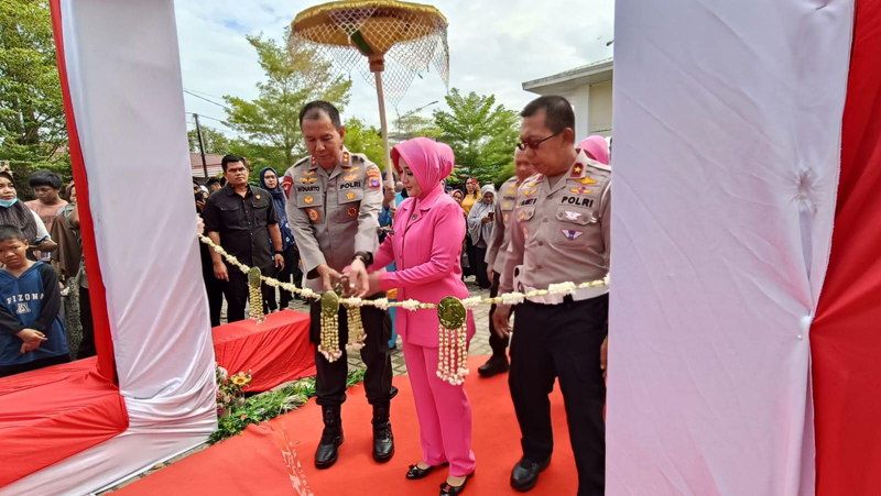 D:\2024\Juni 2024\24 Juni 2024\2\2\New Folder\Polda Bersama Alumni Akpol 92 Gelar Bakti Sosial.jpg