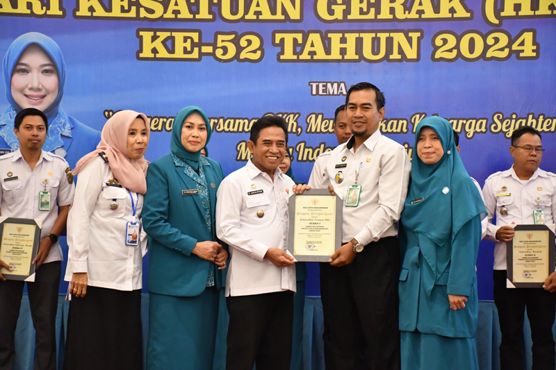 D:\2024\Juni 2024\27 Juni 2024\5\hal 5\HAL 5\Wawali Arifin  Noor didampingi wakil ketua TP PKK.jpg