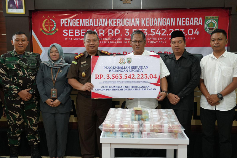 D:\2024\Juni 2024\6 Juni 2024\2\2\New Folder\Kejari Balangan Selamatkan Kerugian Negara Rp 3,5 M.jpg