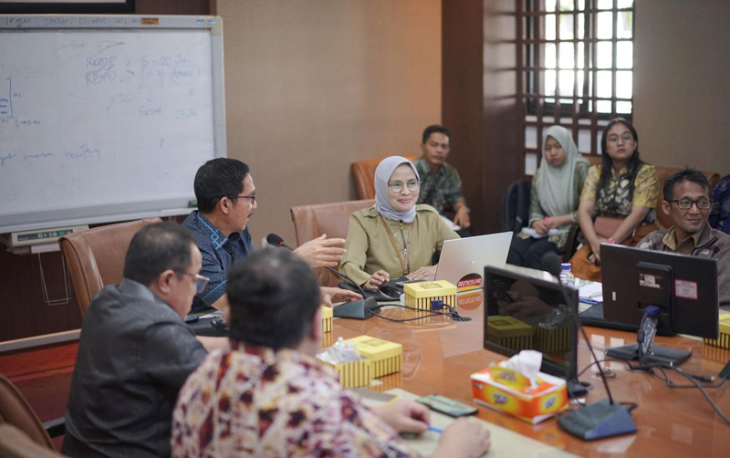 D:\2024\Juli 2024\10 Juli 2024\5\Rombongan Pansus III DPRD Kalsel saat kunjungan ke Bappeda Jawa Barat di Bandung.jpg