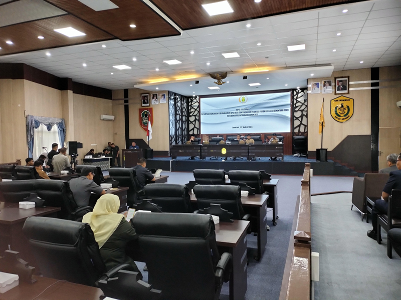 D:\2024\Juli 2024\15 Juli 2024\5\hal 5\Wakil Walikota Banjarmasin H.Arifin Noor menyampaikan rancangan KUAPPAS.jpg