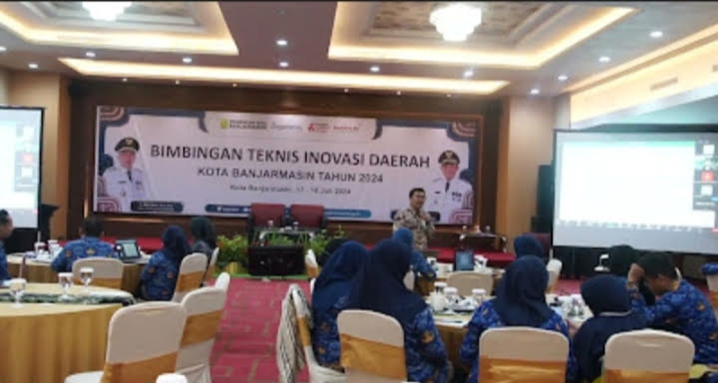 D:\2024\Juli 2024\18 Juli 2024\5\hal 5\Suasana saat bimtek Inovasi Daerah di pemko Banjarmasin.jpg
