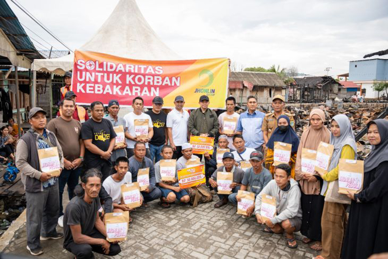 D:\2024\Juli 2024\2 Juli 2024\2\Jhonlin Group Bantu Korban Kebakaran Rp 1 Miliar.jpg