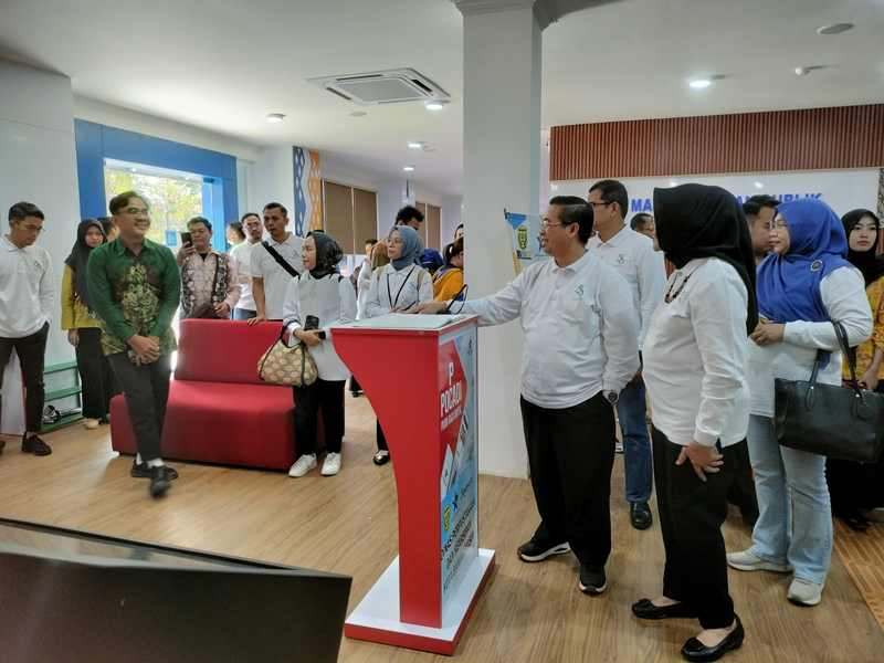 D:\2024\Juli 2024\25 Juli 2024\5\hal 5\Walikota Ibnu Sina mendampingi kunjungan Anggota Dewan BPJS ke MPP.jpg