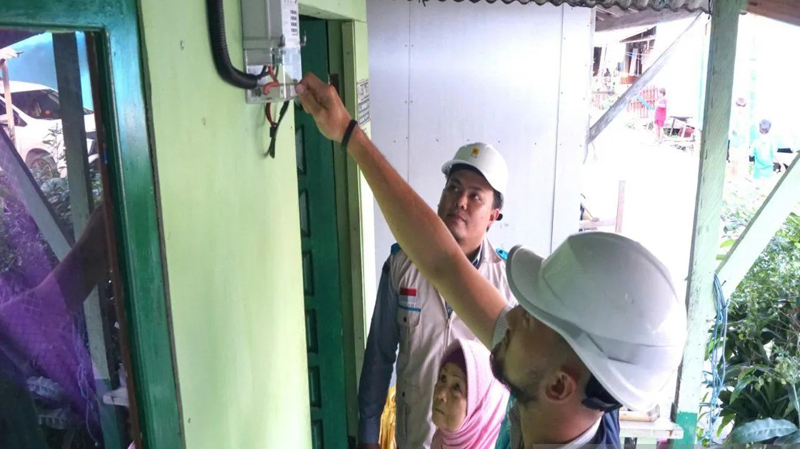 D:\2024\Juli 2024\29 Juli 2024\2\222\PLN Bantu Keluarga Kurang Mampu.jpg