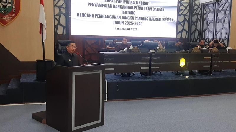D:\2024\Juli 2024\4 Juli 2024\5\Walikota Banjarmasin H.Ibnu Sina menyampaikan RPJPD 2025-2045.jpg