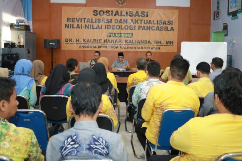 D:\2024\Juli 2024\5 Juni 2024\5\hal 5\Anggota DPRD Kalsel H Karlie Hanafi Kaliandra menggelar.jpg
