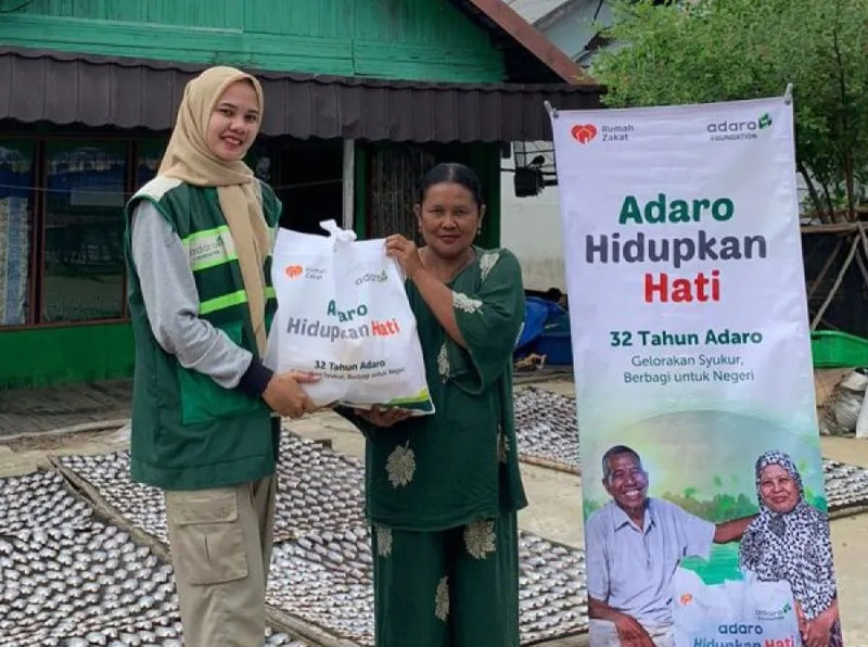 D:\2024\Agustus 2024\30 Agustus 2024\2\2\Adaro Berikan Sembako ke Warga Pesisir.jpg