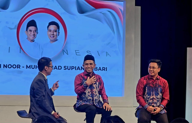 D:\2024\Oktober 2024\1 Oktober 2024\5\hal 5\Saat penyampaiaj visi misi AA Baik di TVRI Kalsel kepada para mahasiswa.jpg