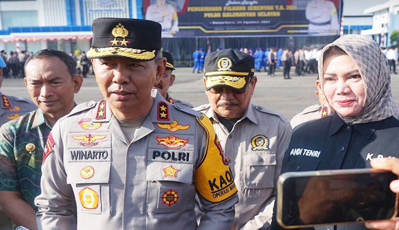 D:\2024\September 2024\4 September 2024\5\hal 5\kapolda kalsel Irjen pol Winarto.jpg