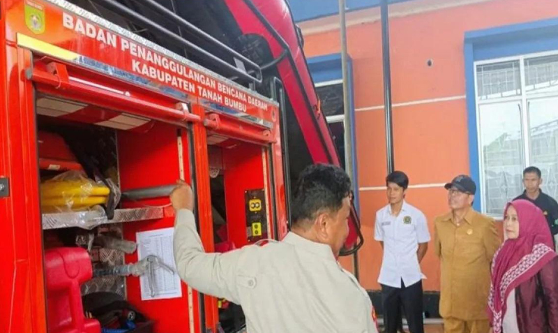 D:\2025\Januari 2025\16 Januari 2025\2\New Folder\Andi Tinjau Kesiapan BPBD Tanbu.jpg