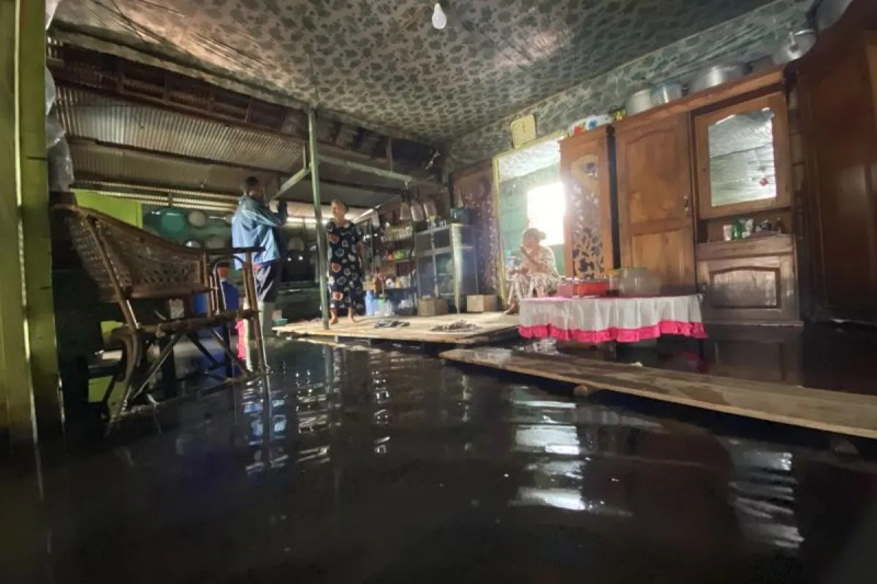 D:\2025\Januari 2025\16 Januari 2025\2\New Folder\Warga Terdampak Banjir Terima Bantuan.jpg