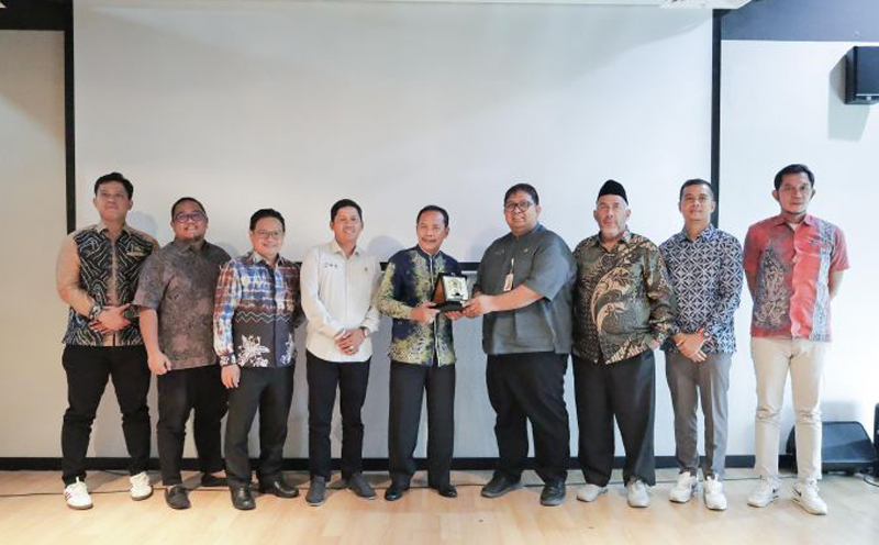 D:\2025\Januari 2025\8 Januari 2025\5\hal 5\Rombongan Komisi II Bidang Ekonomi dan Keuangan DPRD Kalimantan Selatan.jpg