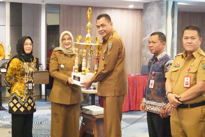 D:\2025\Januari 2025\9 Januari 2025\5\hal 5\Plt Kepala Badan Riset dan Inovasi Daerah (BRIDA) Kalsel Husnul Khotimah.jpg