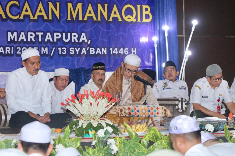 D:\2025\Februari 2025\14 Februari 2025\5\hal 5\Tuan Guru KH Abdullah Basya membacakan.jpg