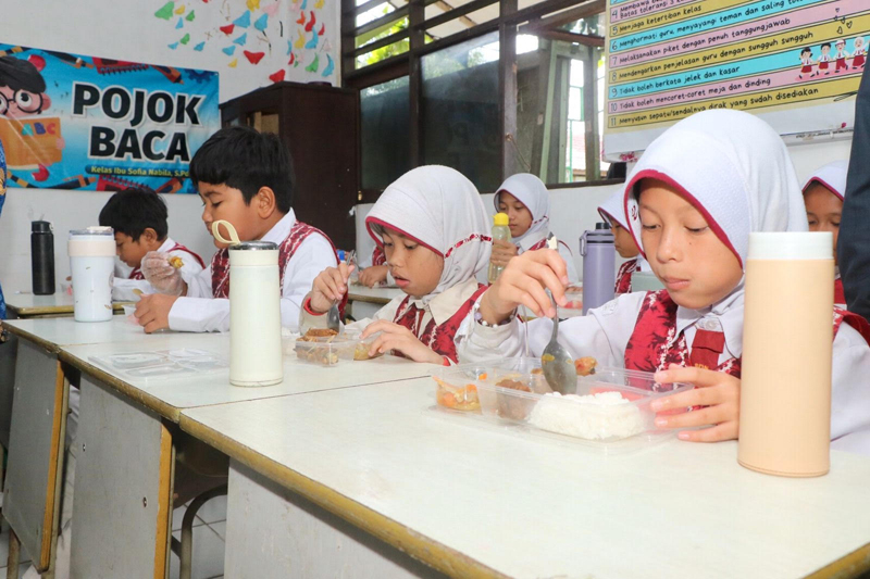 D:\2025\Februari 2025\18 Februari 2025\5\Siswa-siswi SDN Keraton 4 Martapura mengawali.jpg