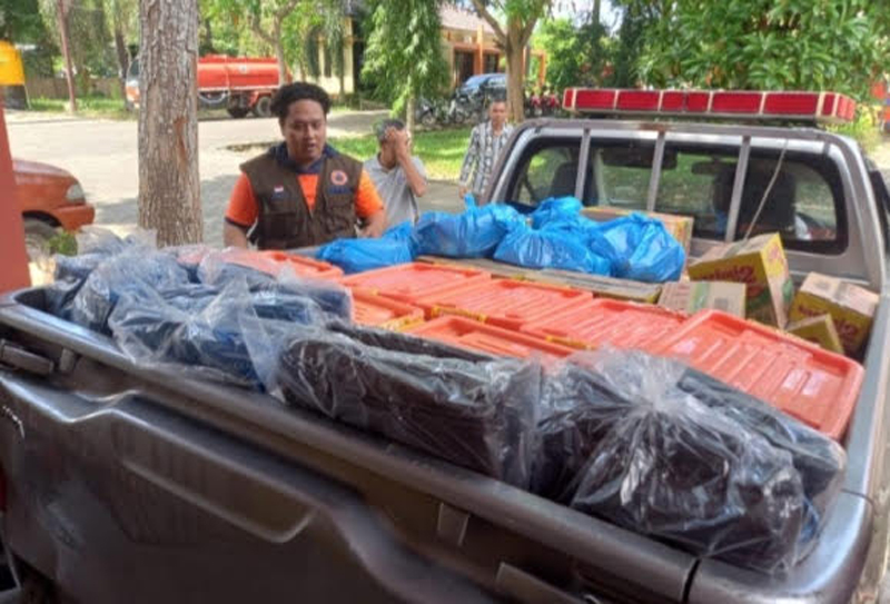 D:\2025\Februari 2025\19 Februari 2025\5\hal 5\hal 5\Petugas BPBD Banjar siap menyalurkan bantuan logistik.jpg