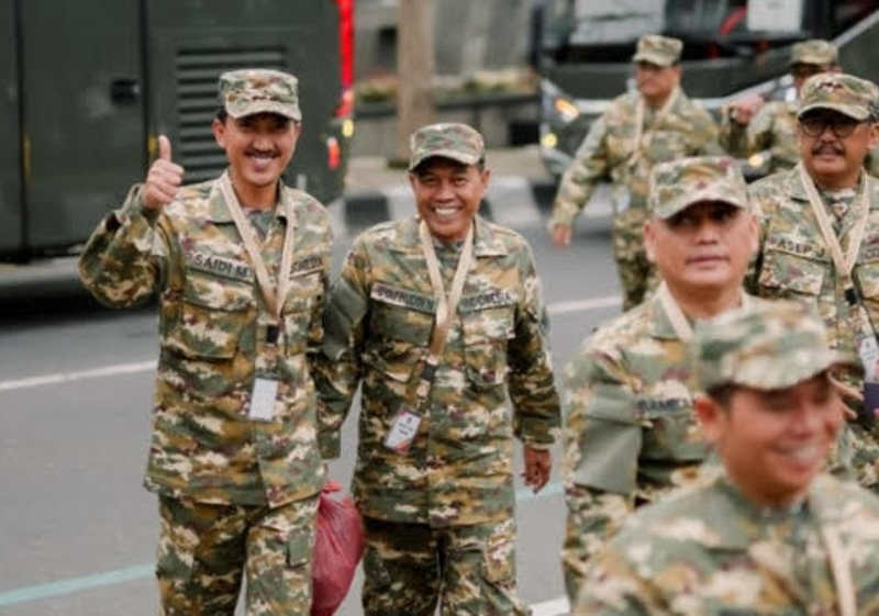 D:\2025\Februari 2025\22 Februari 2025\5\Bupati Banjar Saidi Mansyur (mengacungkan jempol) mengikuti retret.jpg