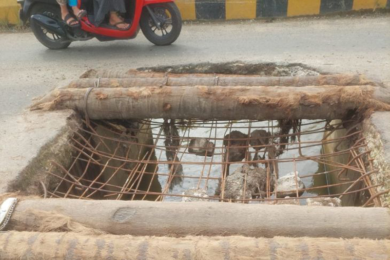 D:\2025\Februari 2025\3 Februari 2025\2\Warga Minta Jembatan Rusak di HST Segera Diperbaiki.jpg
