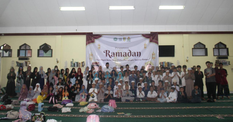 D:\2025\Maret 2025\11 Maret 2025\5\hal 5\PESERTA pesantren ramadan di masjid Muhamadiyah Al-Muhajiri.JPG