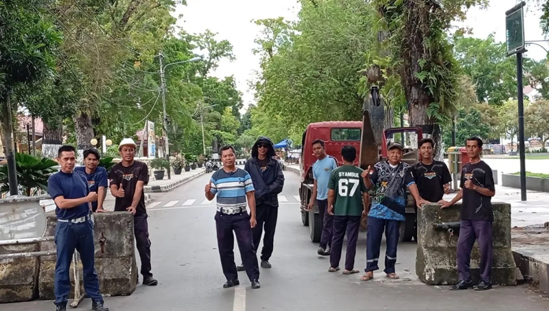 D:\2025\Maret 2025\13 Maret 2025\2\Cegah Bali, Polres HST Pasang Portal.jpg
