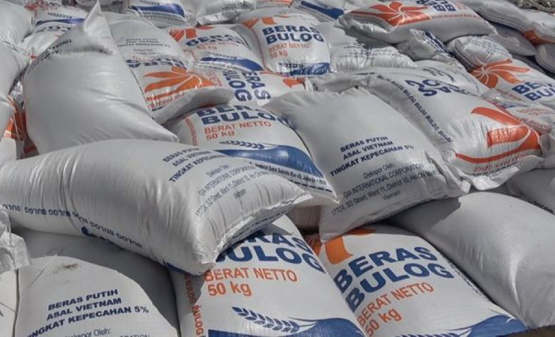 D:\2025\Maret 2025\13 Maret 2025\7\hal Ekonomi (13      Maret))\beras-bulog-impor.jpg