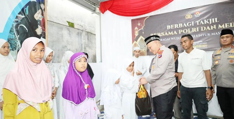 D:\2025\Maret 2025\14 Maret 2025\2\2\New Folder\Polda Tebar 45 Ribu Paket Ramadhan.jpg