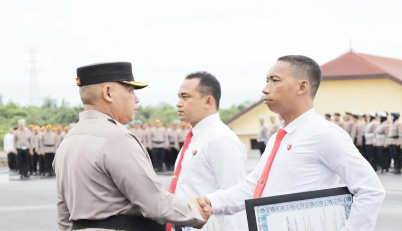 D:\2025\Maret 2025\19 Maret 2025\2\Subdit 3 Ditresnarkoba Terima Penghargaan.jpg