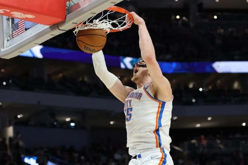 D:\2025\Maret 2025\21 Maret 2025\9\Olahraga Jumat\thunder.jpg