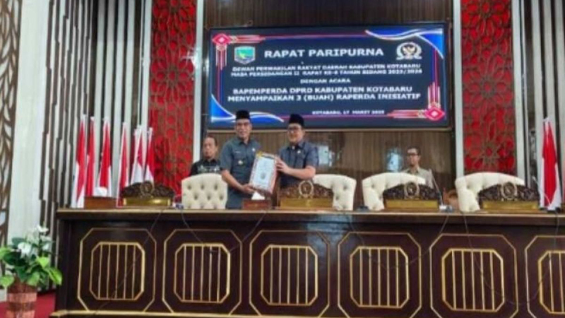 D:\2025\Maret 2025\25 Maret 2025\3\halaman 03 dan 10 edisi selasa 25 maret 2025\lintas\--foto 02.jpg