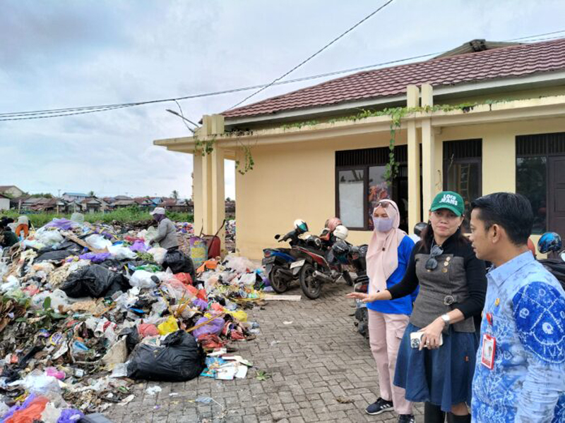 D:\2025\Maret 2025\25 Maret 2025\5\hal 5\Walikota HM Yamin HR meninjau PDU Banua Anyar.jpg